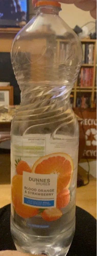 DUNNES STORES BLOOD ORANGE & STRAWBERRY FLAVOURED