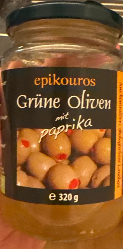 Grüne Oliven mit Paprika