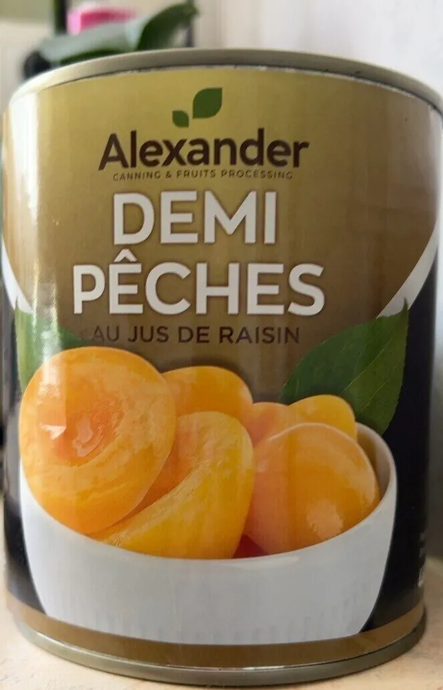 Demi pêches au jus de raisin