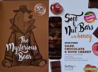Soft Nut Bars with honey dark chocolate and sour cherry