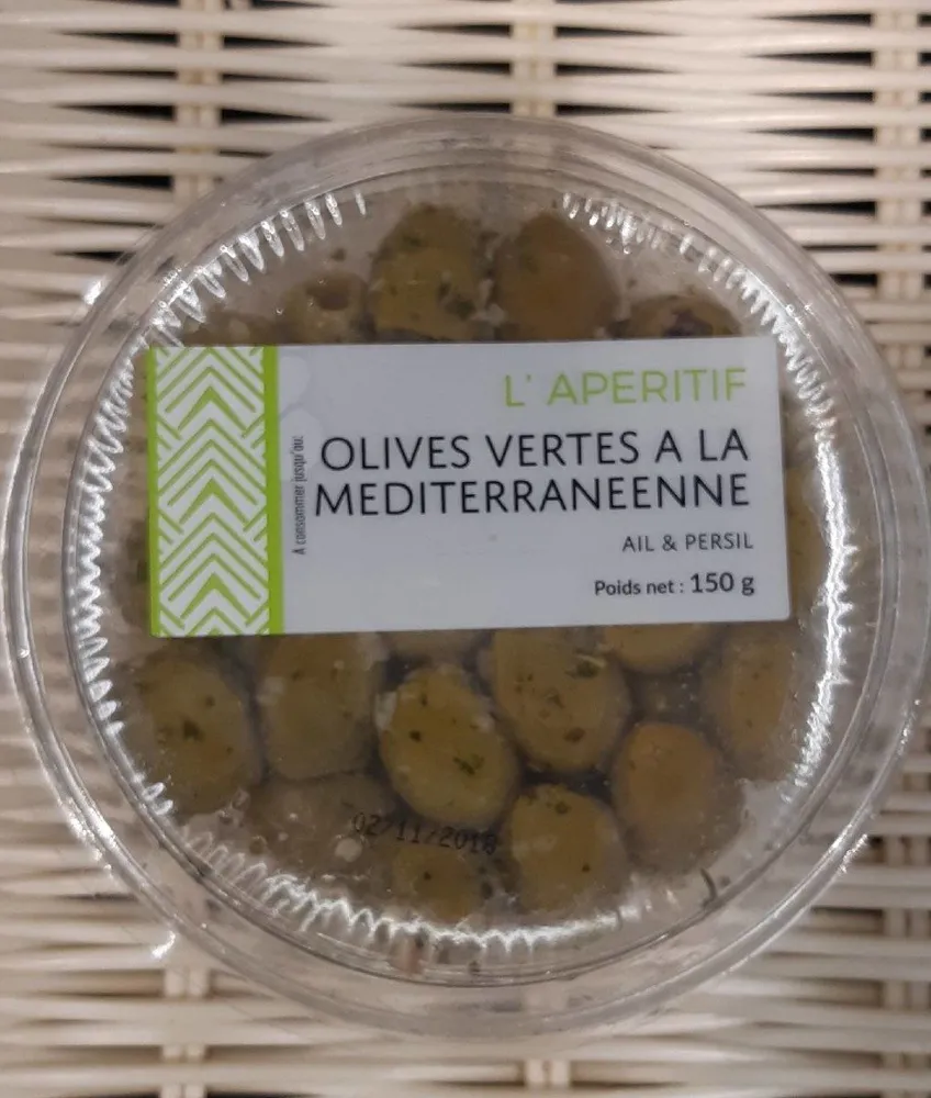 Olives vertes à la méditerranéenne