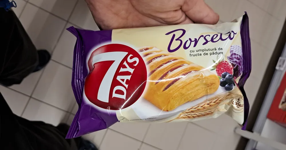 7Days Borseto With Forest Fruit Filling