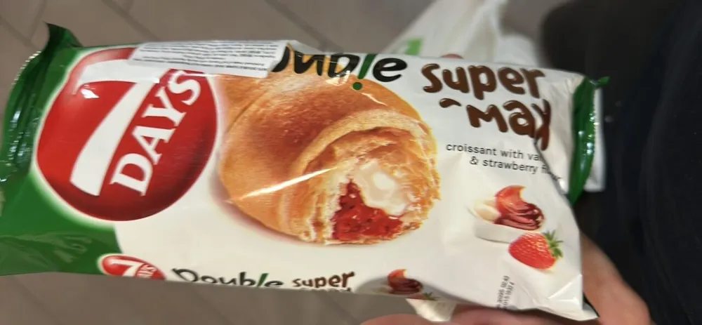 Double super croissant with vanilla & strawberry filling