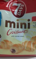 Mini croissants with cocoa cream