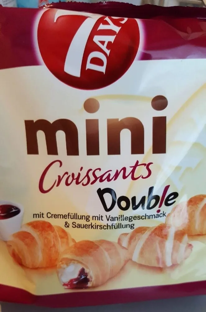 Mini croissants double cherry