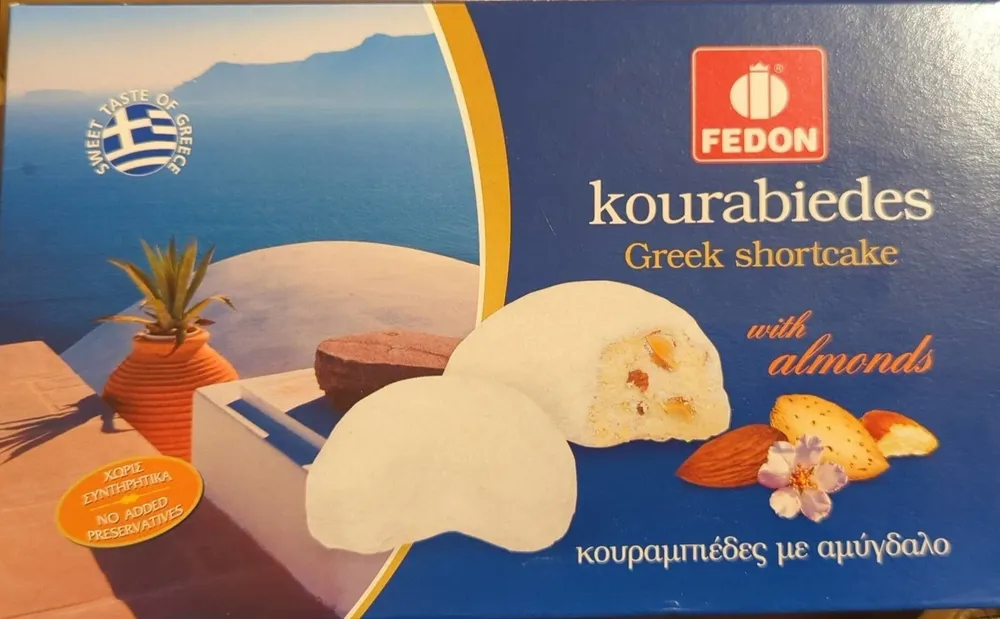Kourabiedes Greek shortcake