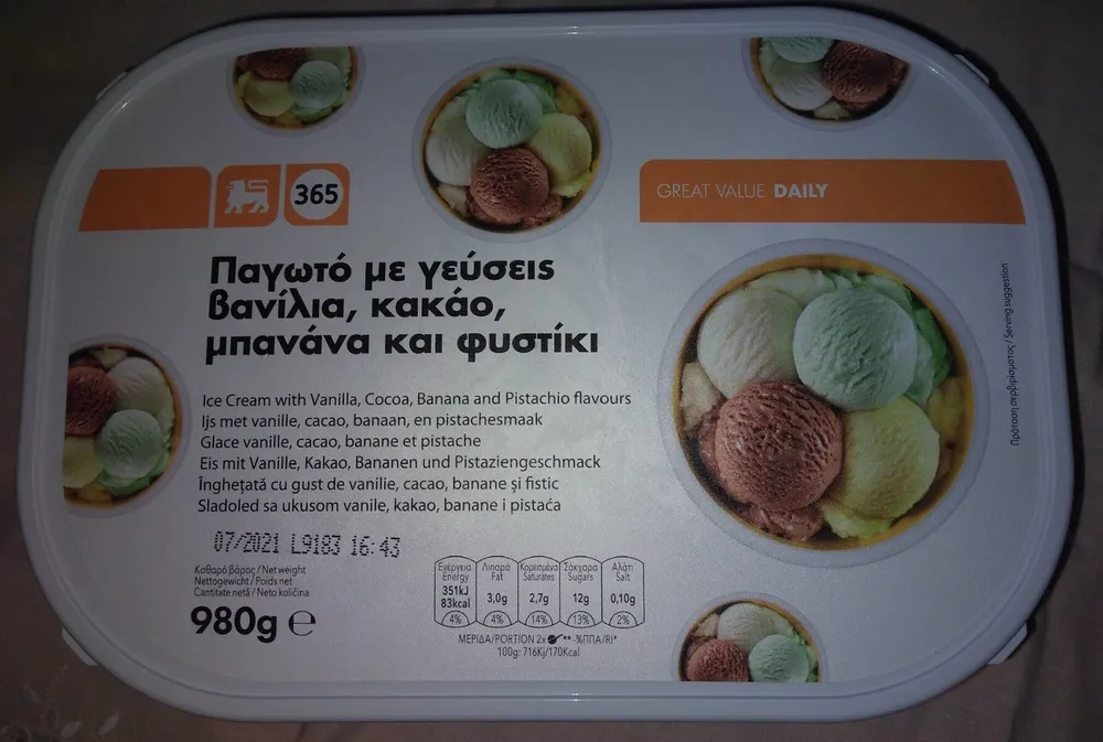 Glace vanille, cacao, banane, pistache