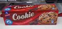 Cookie with chocolate chips