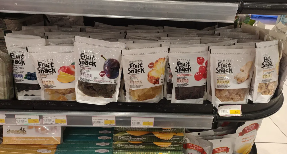 Fruit for snack prunes sechees