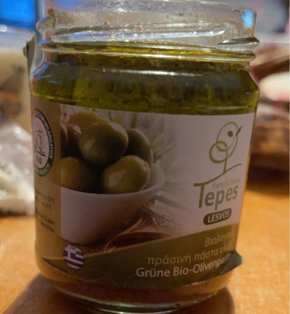 Grüne Olivenpaste