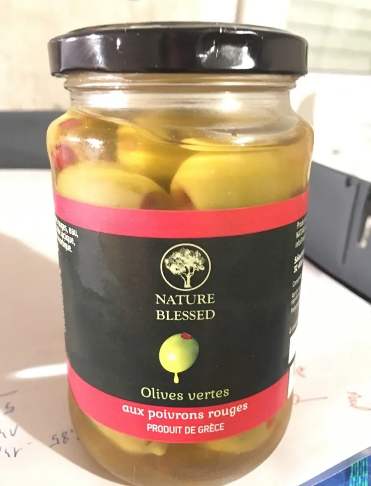 Olives vertes aux poivrons rouges