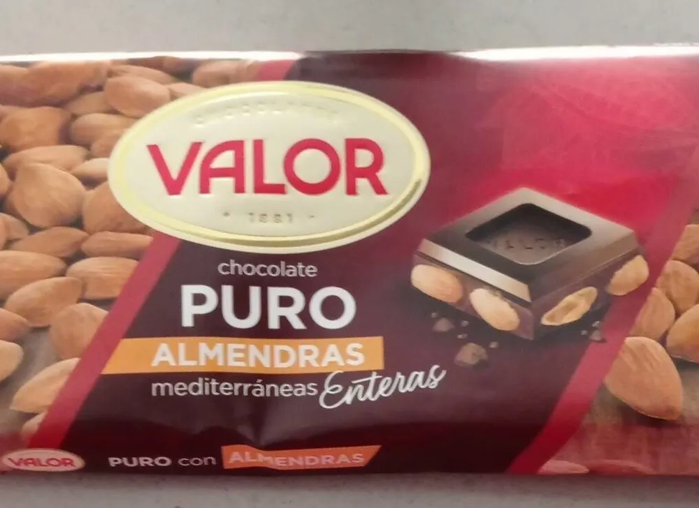 Chocolate puro con almendras