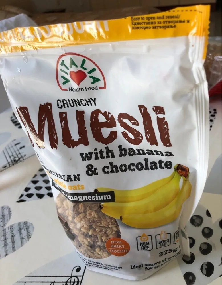 Crunchy muesli with banana & chocolate