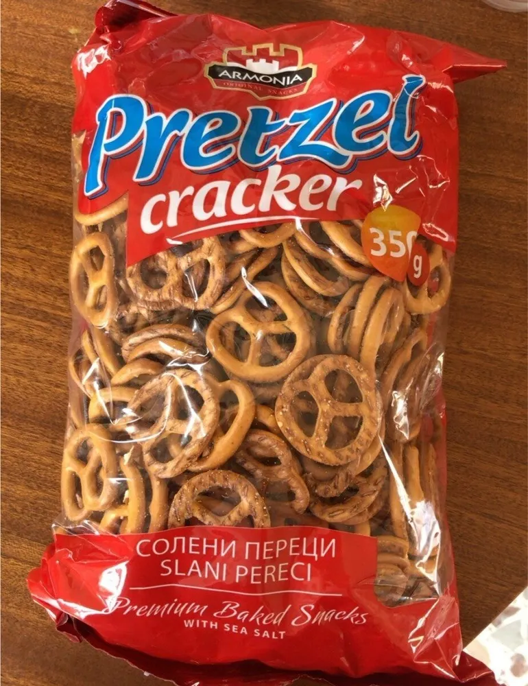 Pretzel cracker