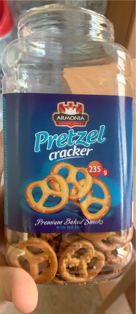 Pretzel cracker