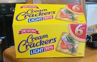 Cream crackers