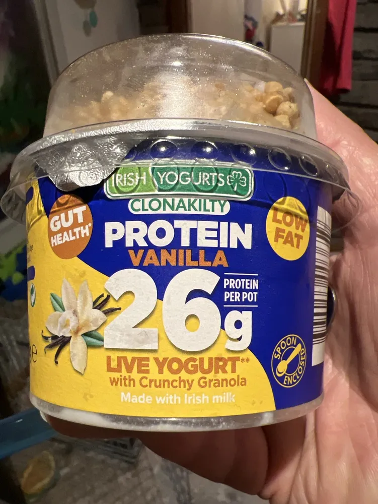 Protein Vanilla Live Yogurt with Crunchy Granola