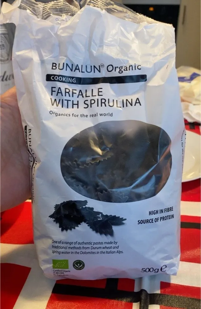 Farfalle with spirulina