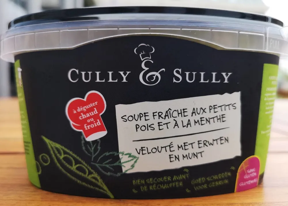 Soupe fraîche aux petits pois et à la menthe