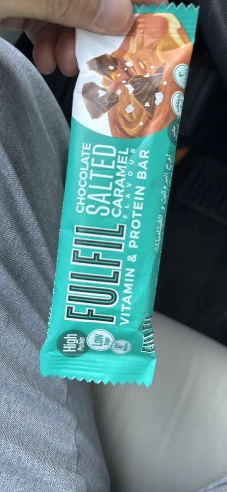 CHOCOLATE SALTED CARAMEL FLAVOUR VITAMIN & PROTEIN BAR