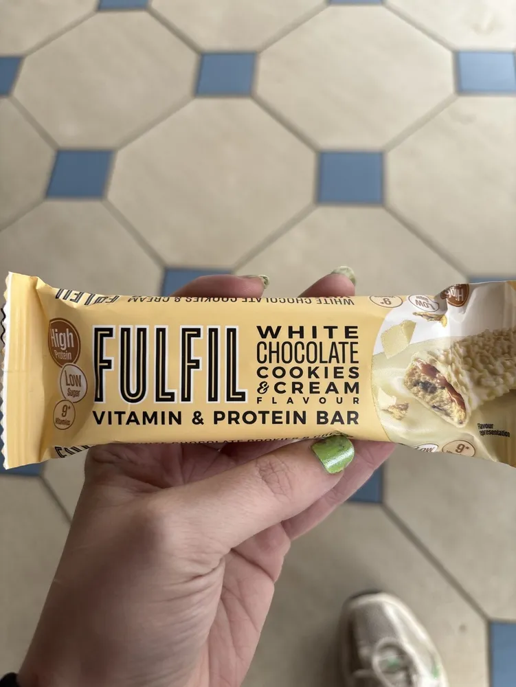 White Chocolate Cookies & Cream Flavour Vitamin & Protein Bar