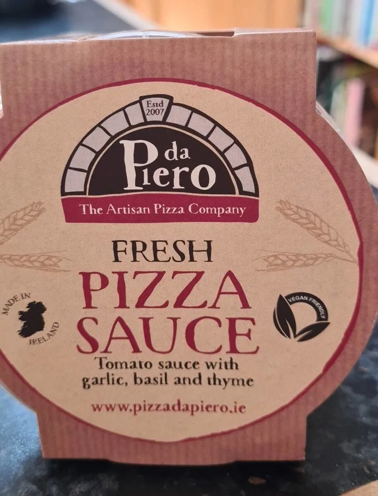 Fresh pizza sauce