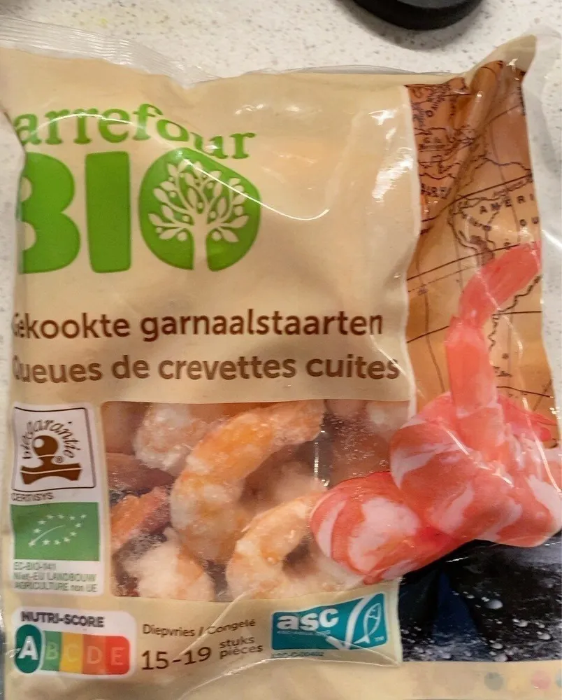 Queues de crevettes cuites