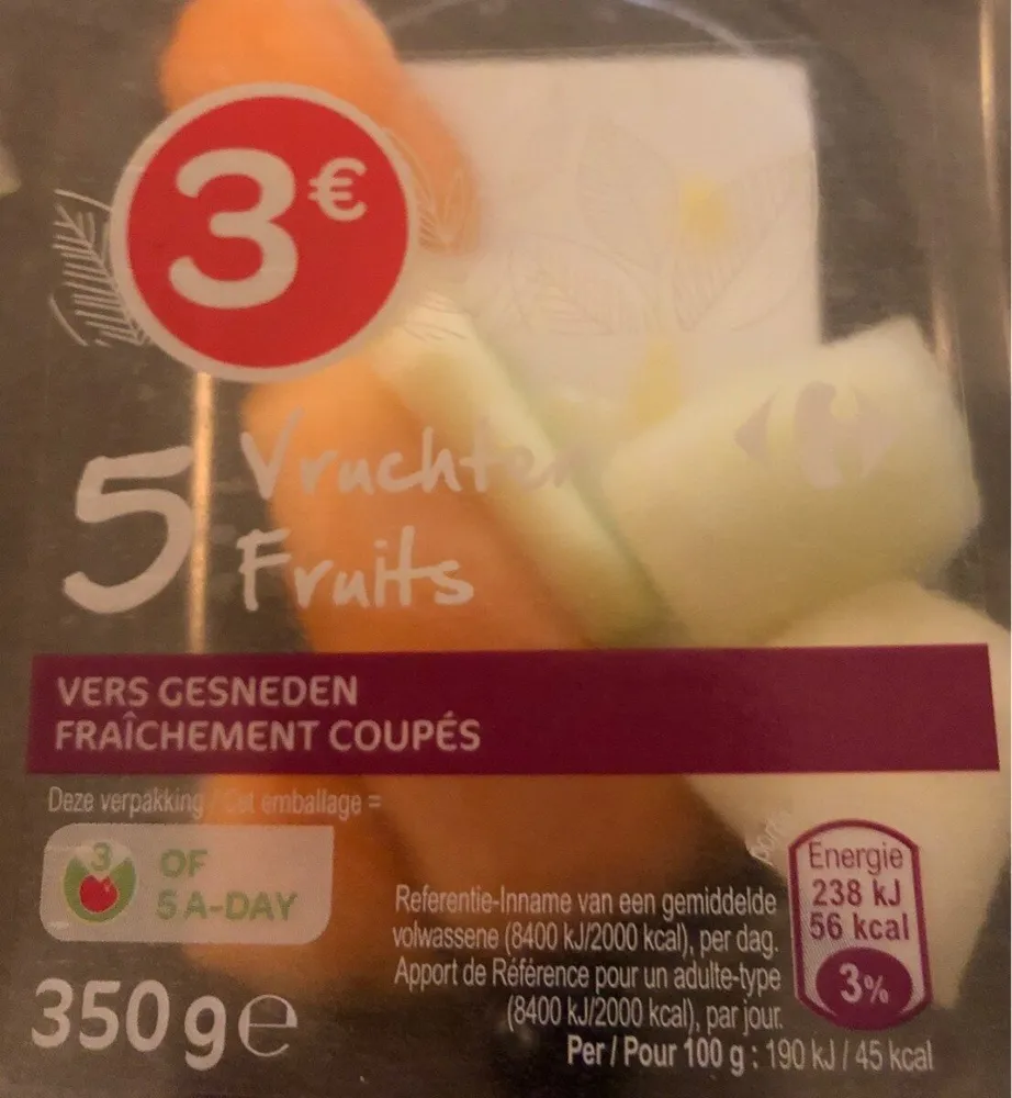 5 fruits fraîchement coupés