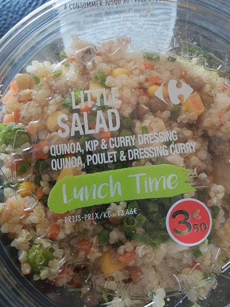 Little salad quinoa, poulet et curry