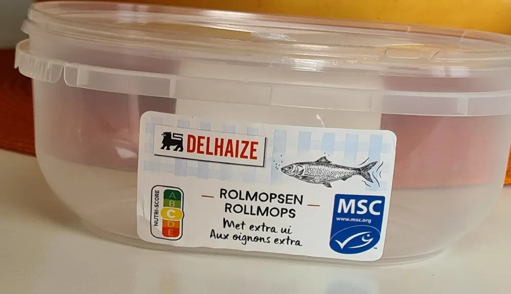 Filet de hareng marinés farcis aux oignons