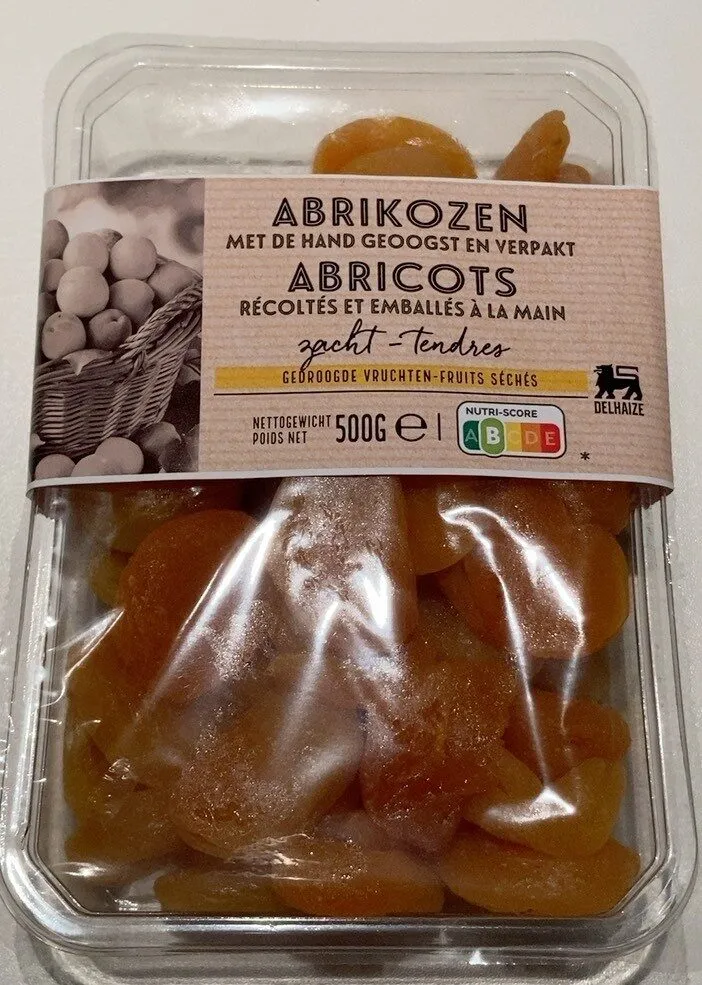 Abricots récoltés et emballés à la main