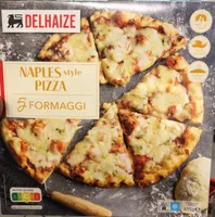 Naples style pizza 5 fromaggi