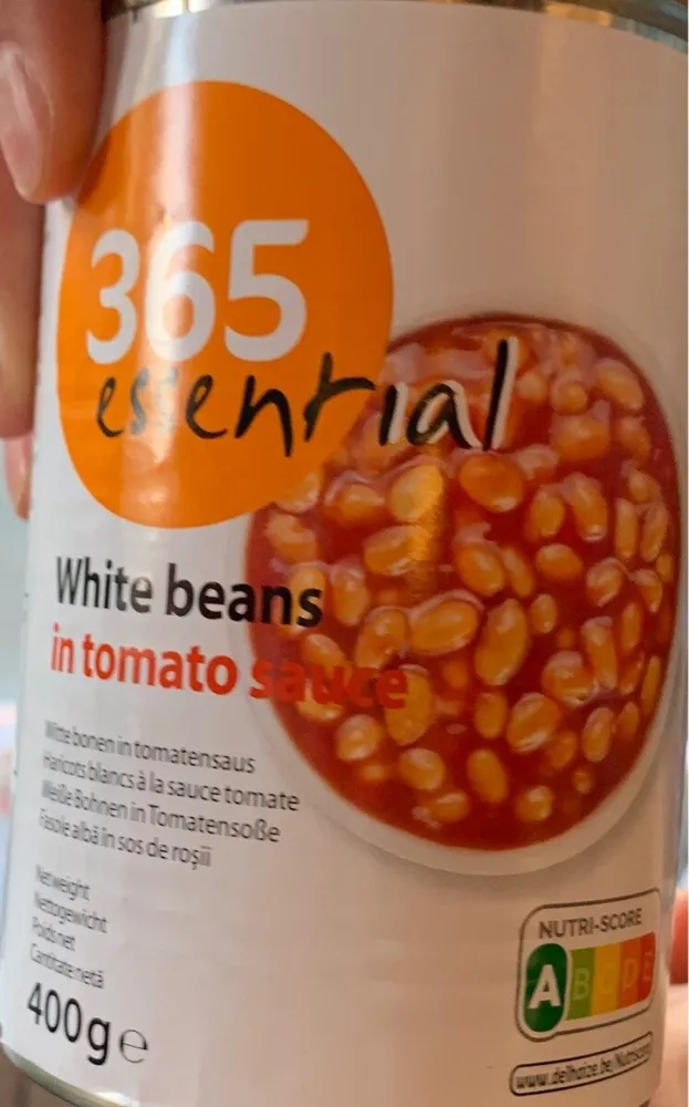 White beans in tomato saus