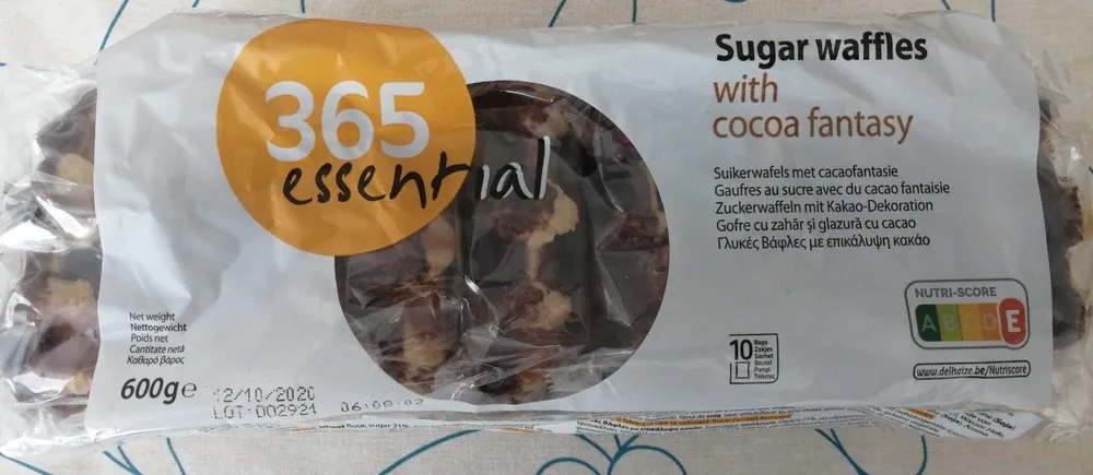 Sugar waffles with cocoa fantaisie
