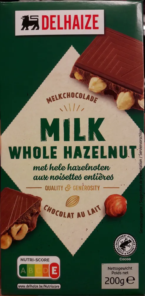 Chocolat au lait aux noisettes entières