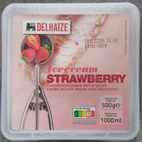 Crème glacée à la fraise avec morceaux