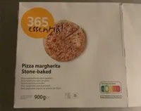 Pizza margherita stone-baked