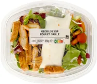 Maaltijdsalade met gegrilde kipfiletreepjes, pasta, romeinse salade en yoghurtdressing (75g)