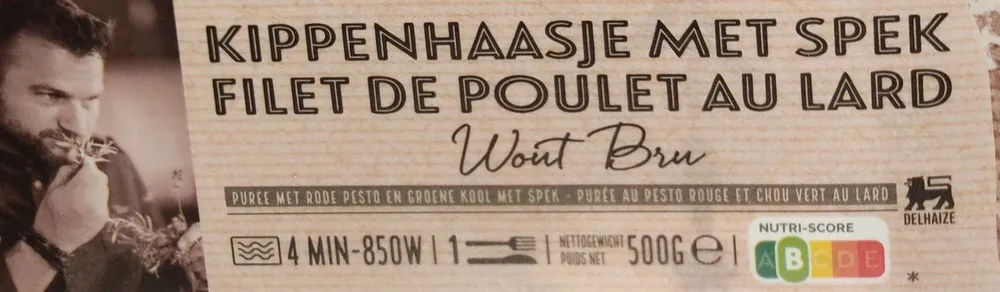Filet de poulet au lard purée de pesto rouge et chou vert