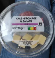 Cubes de fromage et cubes de salami