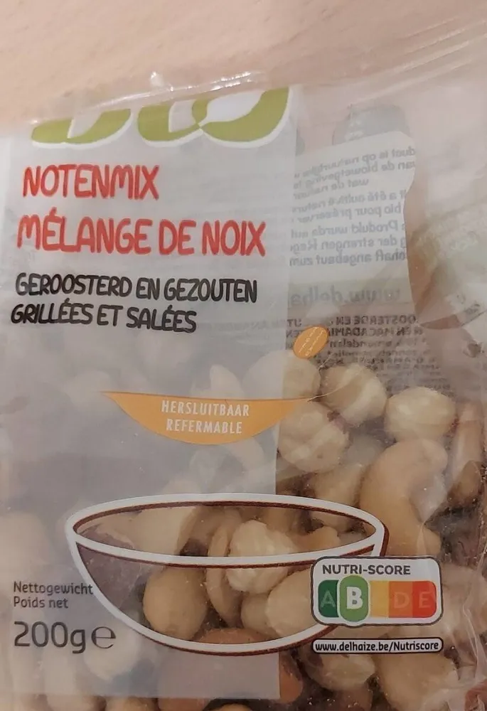 Mélange de noix grillées et salées