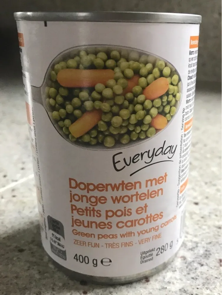 Petits pois et jeunes carottes