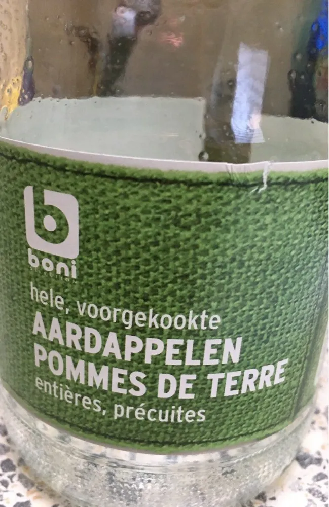Hele, voorgekookte aardappelen