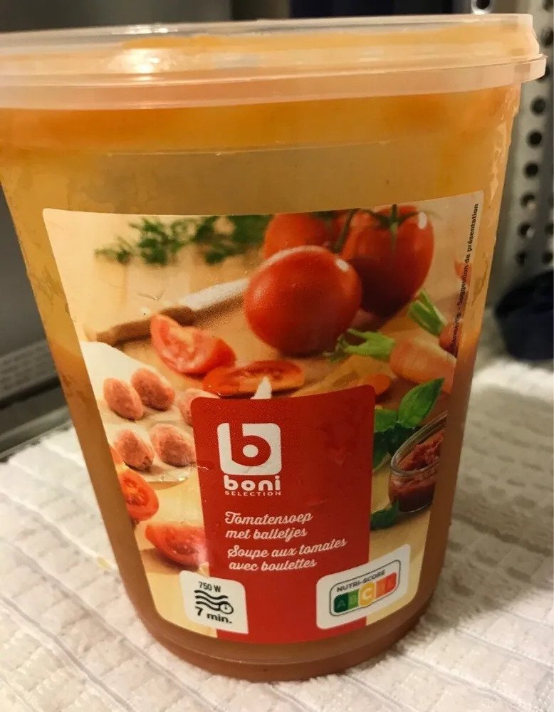 Soupe aux tomates, avec boulettes