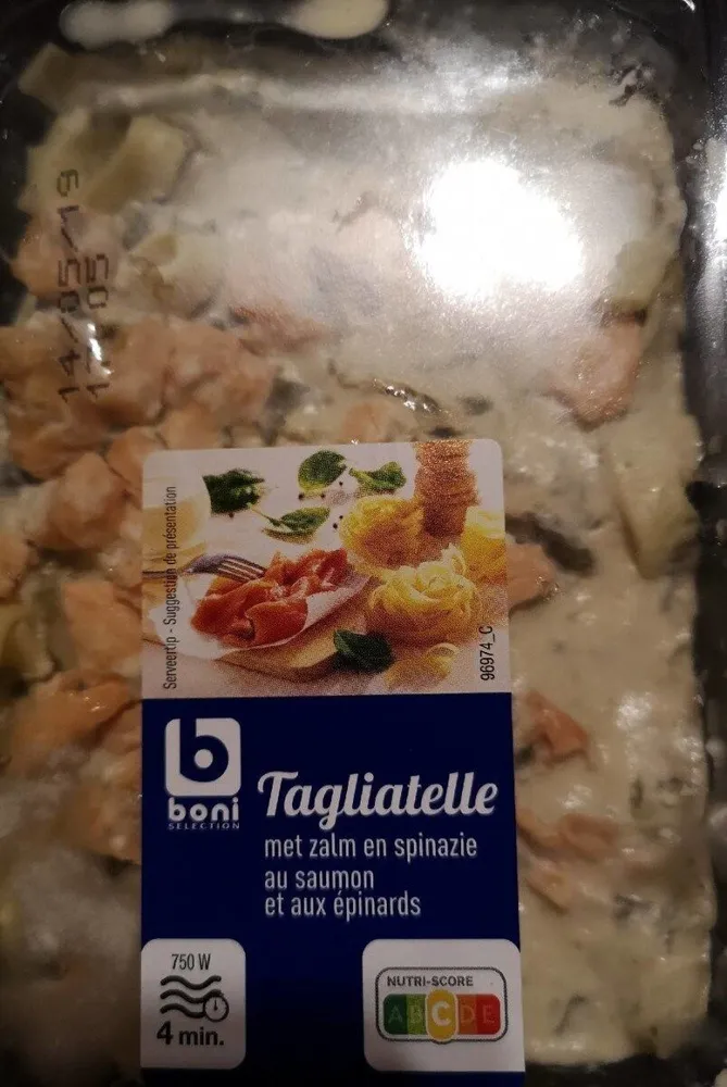 Tagliatelle au saumon fumé et epinard à la crème