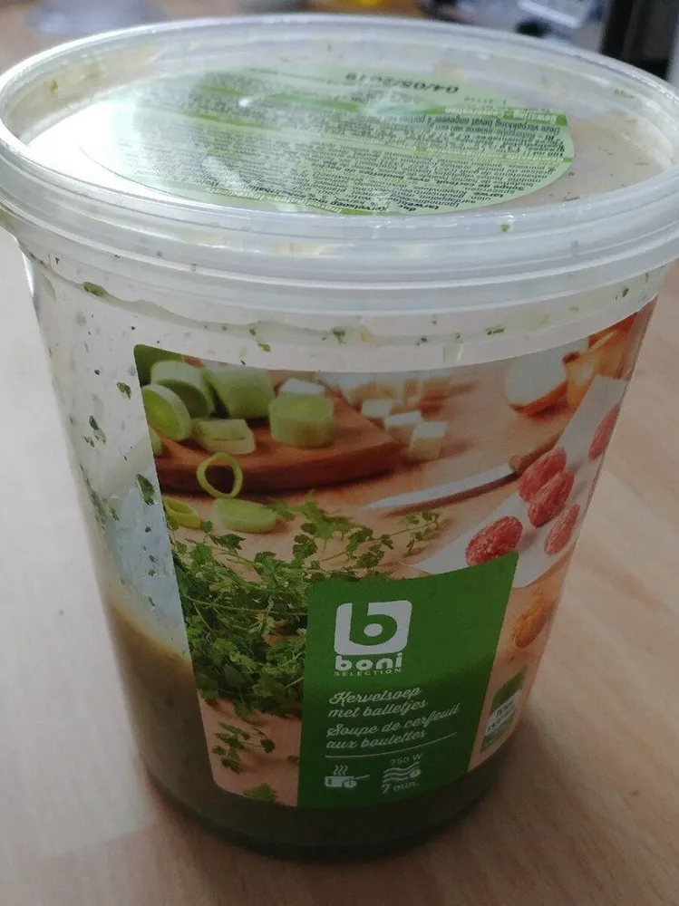 Soupe de ferfeuil aux boulettes