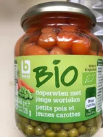 Petits pois et jeunes carottes