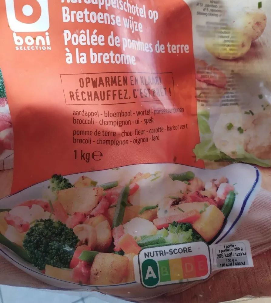 Mélange de pommes de terre de légumes et de lard fumé surgelé