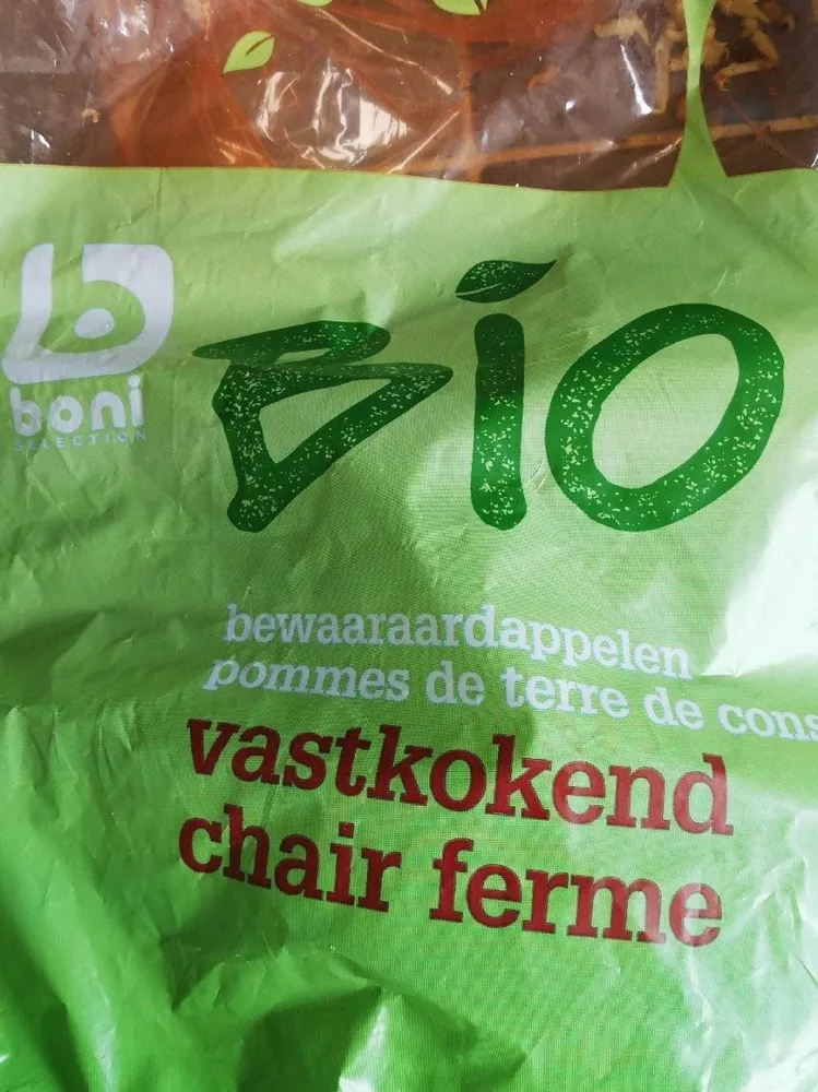 Pommes de terre de conservation. Chaire ferme