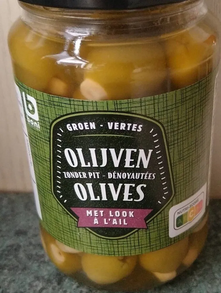 Oliver with garlic